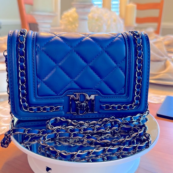 Badgley Mischka Handbags - BADGLEY MISCHKA shoulder/Crossbody bag NWT!!!